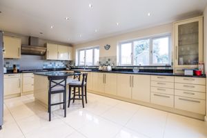 Kitchen/Diner- click for photo gallery